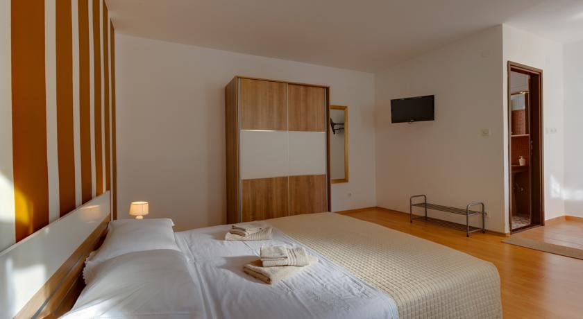 Apartment Nikolina مالي لوشينغْ الغرفة الصورة