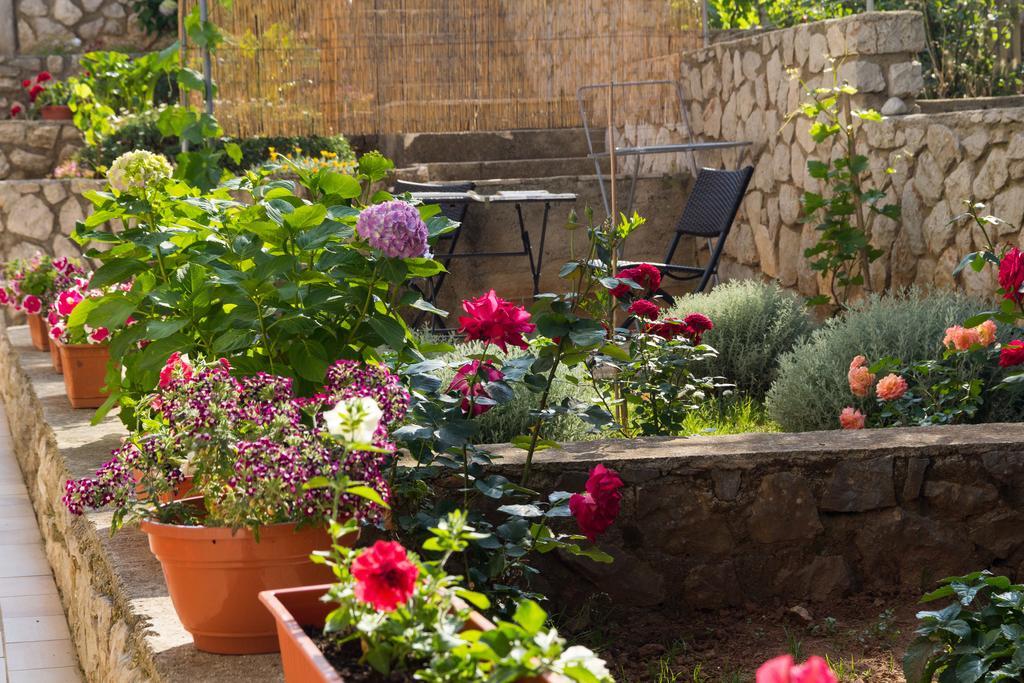 Apartment Nikolina مالي لوشينغْ المظهر الخارجي الصورة
