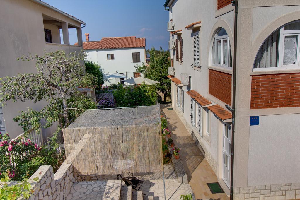 Apartment Nikolina مالي لوشينغْ المظهر الخارجي الصورة